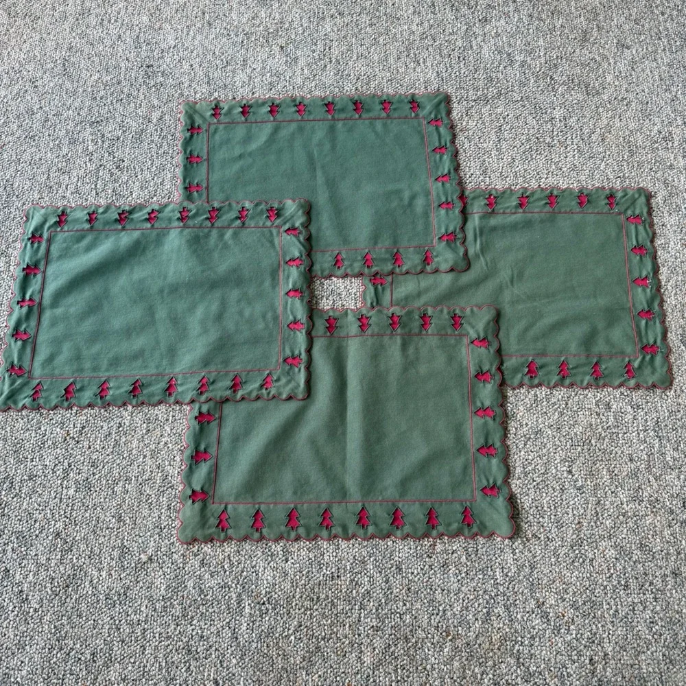 Vintage Christmas Tree Cutwork Placemats Green Red Holiday Table Decor Set of 4